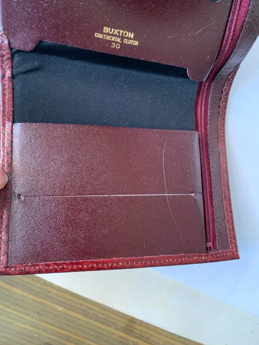 BUXTON CONTINENTAL CLUTCH 30 RED LEATHER WALLET NEW IN BOX VINTAGE NEW OLD STOCK